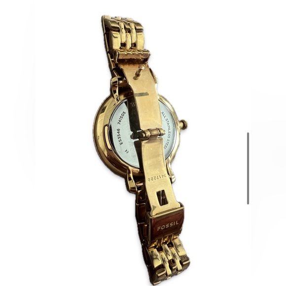 Women’s gold fossil watch - small to medium wrist - Picture 2 of 3